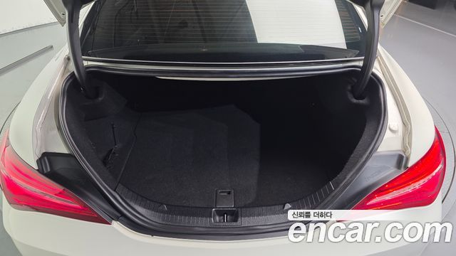 Mercedes-Benz CLA-Class (C117) CLA220 AMG Line 2018 — фото 20