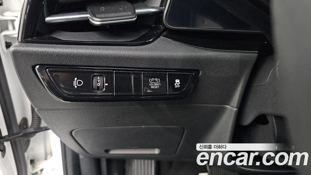 Kia Niro Prestige 2022 — фото 18