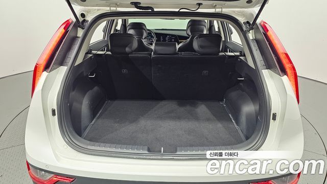 Kia Niro Prestige 2022 — фото 20
