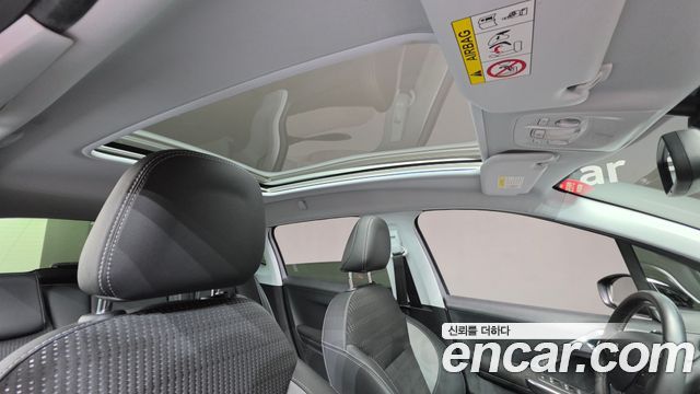 Peugeot 2008 1.6 e-HDi Feline 2015 — фото 11