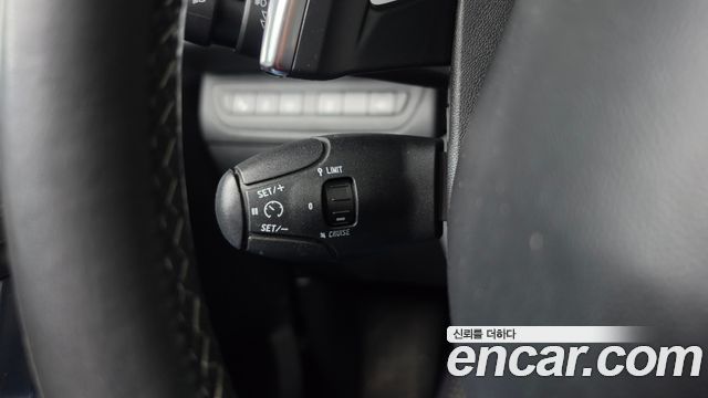 Peugeot 2008 1.6 e-HDi Feline 2015 — фото 14
