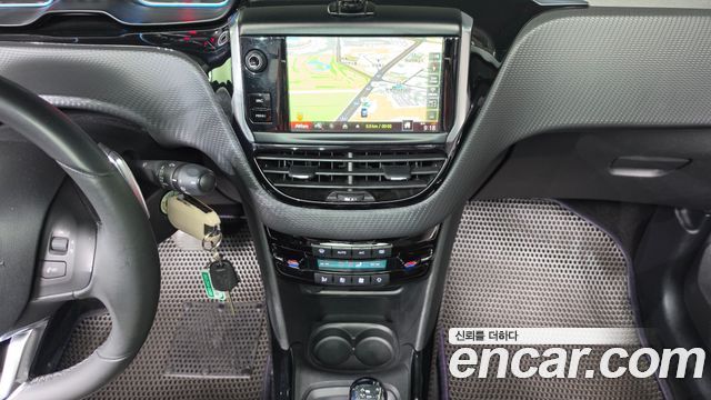Peugeot 2008 1.6 e-HDi Feline 2015 — фото 15
