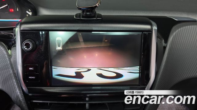 Peugeot 2008 1.6 e-HDi Feline 2015 — фото 16