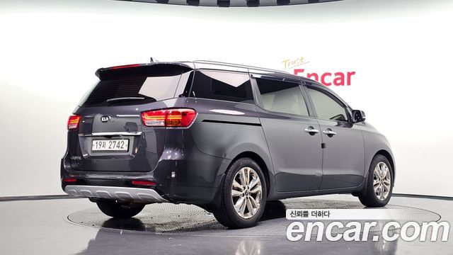 Kia Carnival 9-seater Prestige 2015 — фото 2