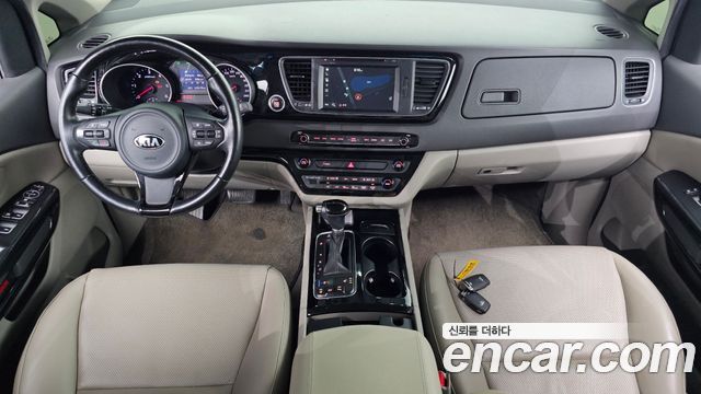 Kia Carnival 9-seater Prestige 2015 — фото 7