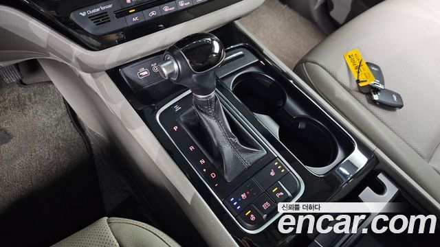 Kia Carnival 9-seater Prestige 2015 — фото 9