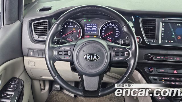 Kia Carnival 9-seater Prestige 2015 — фото 16