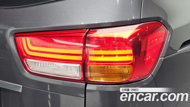 Kia Carnival 9-seater Prestige 2015 — фото 23
