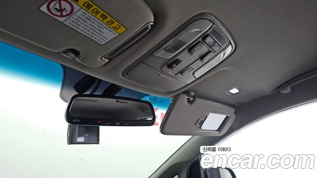 Kia Carnival 9-seater Prestige 2015 — фото 29