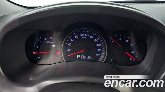 Kia Carnival R Grand Carnival GLX Luxury 2013 — фото 8