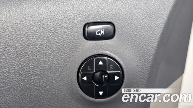 Kia Carnival R Grand Carnival GLX Luxury 2013 — фото 14