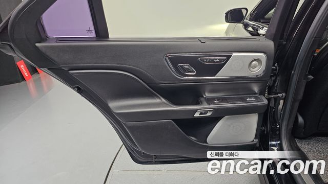Lincoln Continental (X) 3.0 AWD 2017 — фото 25