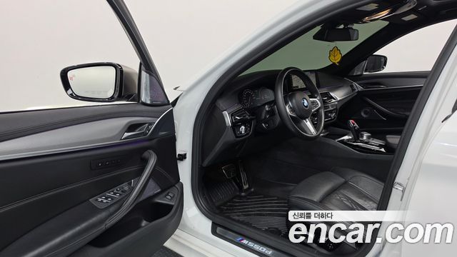 BMW 5 Series (G30) M550d xDrive 2019 — фото 10