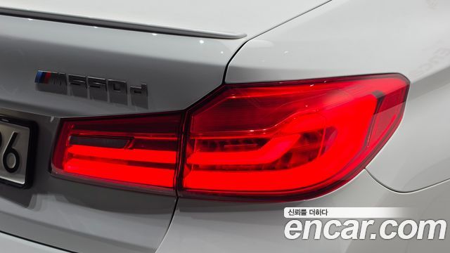 BMW 5 Series (G30) M550d xDrive 2019 — фото 23