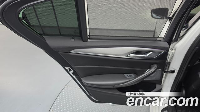 BMW 5 Series (G30) M550d xDrive 2019 — фото 25