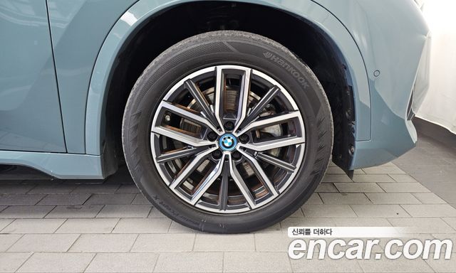 BMW iX1 (U11) xDrive 30 M Sport 2023 — фото 21