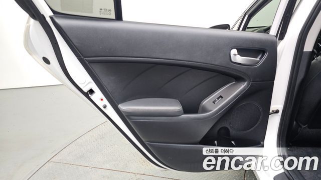 Kia K3 Trendy Style 2018 — фото 25