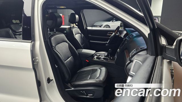 Ford Explorer 2.3 Limited 4WD 5th 2017 — фото 10