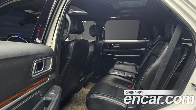 Ford Explorer 2.3 Limited 4WD 5th 2017 — фото 16