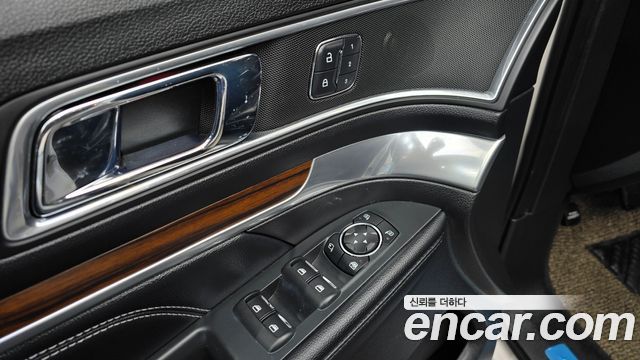 Ford Explorer 2.3 Limited 4WD 5th 2017 — фото 24