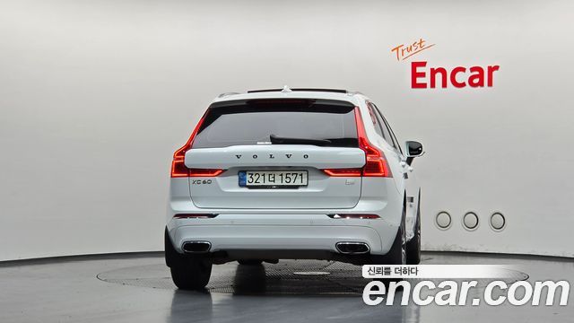 Volvo XC60 (II) T8 Inscription 2021 — фото 4