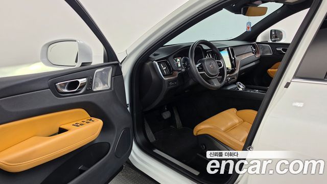 Volvo XC60 (II) T8 Inscription 2021 — фото 10