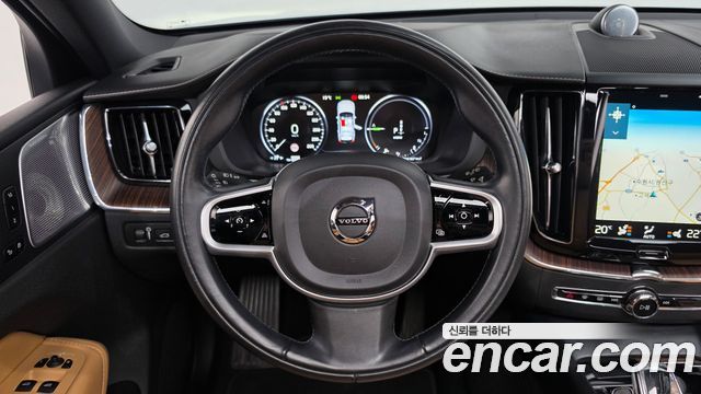 Volvo XC60 (II) T8 Inscription 2021 — фото 12
