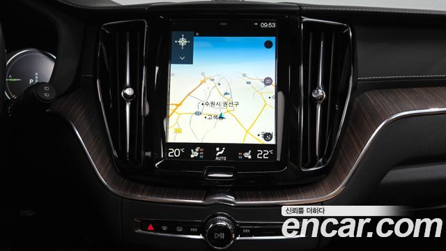 Volvo XC60 (II) T8 Inscription 2021 — фото 13