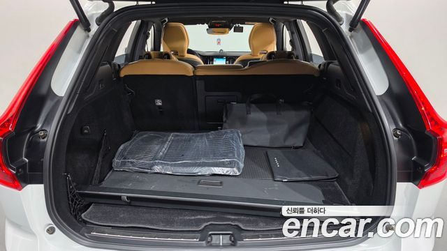 Volvo XC60 (II) T8 Inscription 2021 — фото 20