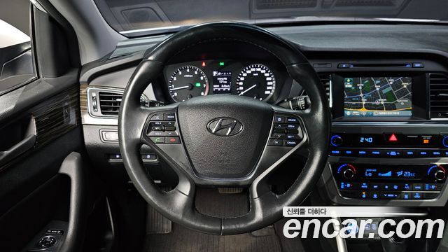 Hyundai Sonata (LF) 2.0 Smart Special 2016 — фото 13