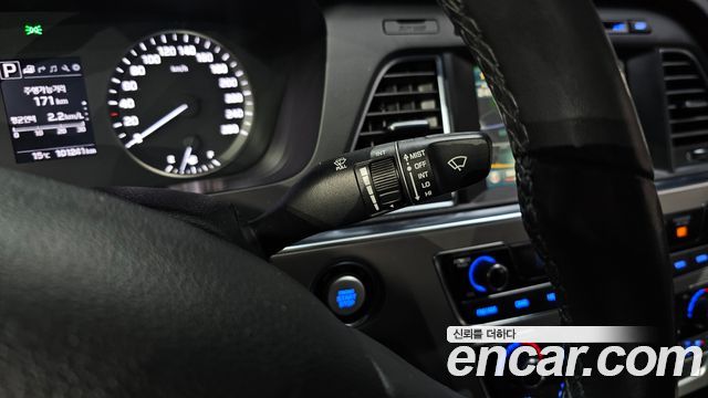 Hyundai Sonata (LF) 2.0 Smart Special 2016 — фото 18
