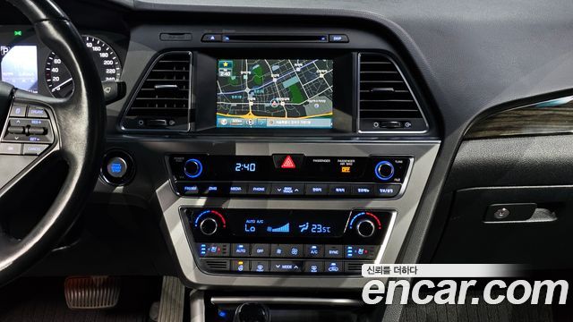 Hyundai Sonata (LF) 2.0 Smart Special 2016 — фото 19