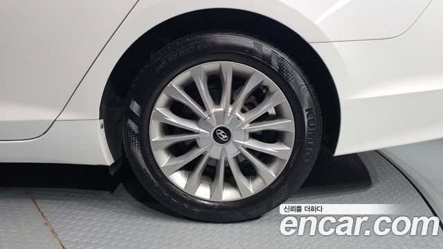 Hyundai Sonata (LF) 2.0 Smart Special 2016 — фото 21