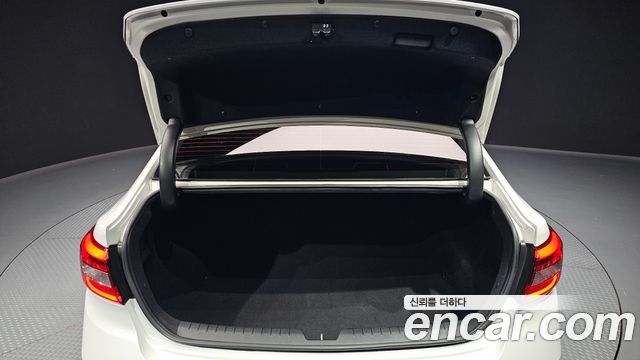 Hyundai Sonata (LF) 2.0 Smart Special 2016 — фото 32
