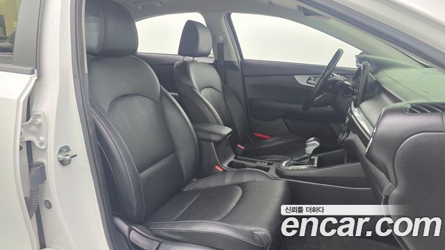 Kia K3 (II) 1.6 Prestige 2022 — фото 19