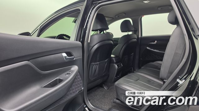 Hyundai Santa Fe HEV 1.6 2WD Exclusive 2023 — фото 28