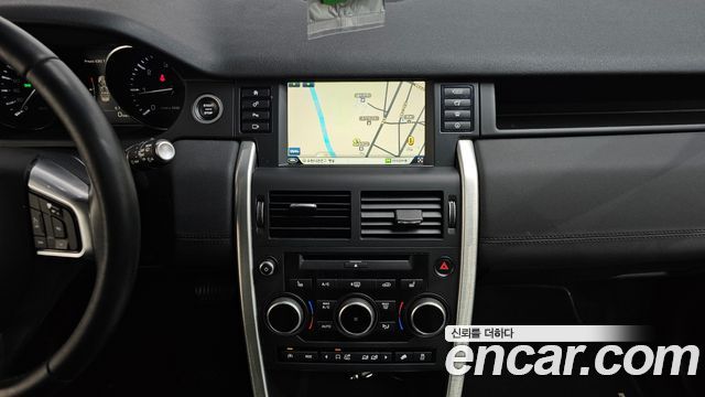 Land Rover Discovery Sport 2.0 TD4 SE 2016 — фото 13
