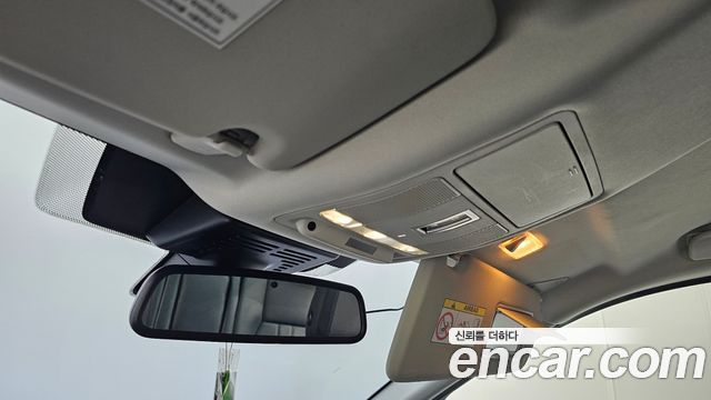 Land Rover Discovery Sport 2.0 TD4 SE 2016 — фото 17