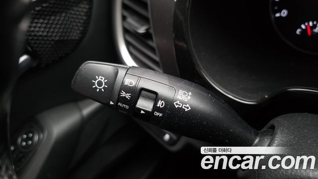 Kia Seltos Diesel 1.6 2WD Prestige 2021 — фото 18