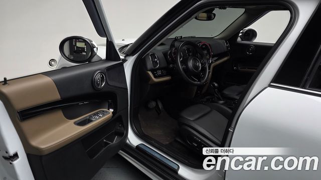 MINI Cooper Countryman HIGH 2nd 2019 — фото 10