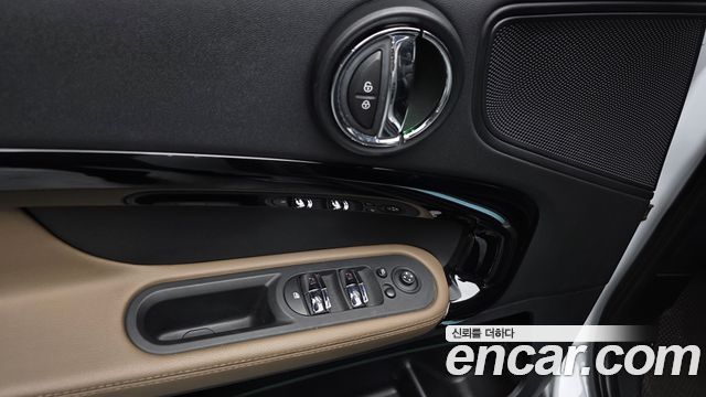 MINI Cooper Countryman HIGH 2nd 2019 — фото 18