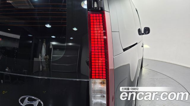 Hyundai Staria Cargo 5-Seater Modern 2022 — фото 23