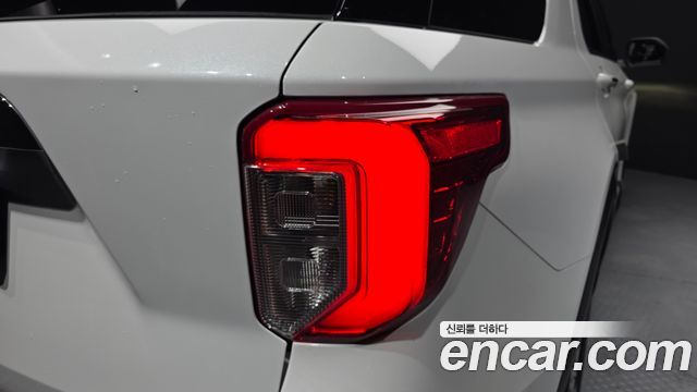 Ford Explorer (VI) 2.3 LimIted 4WD 2020 — фото 29