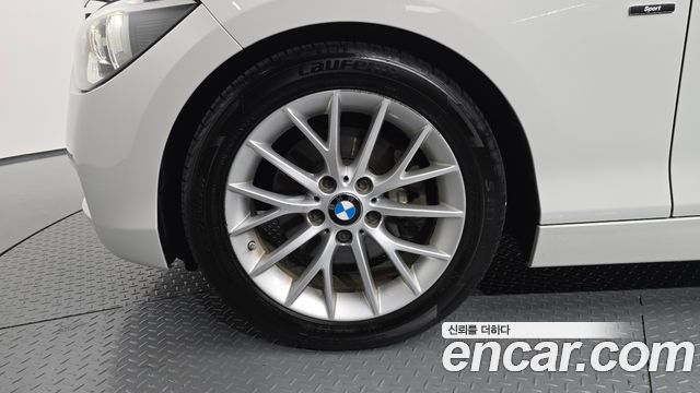 BMW 1 Series (F20) 118d Sport 5Door 2015 — фото 5