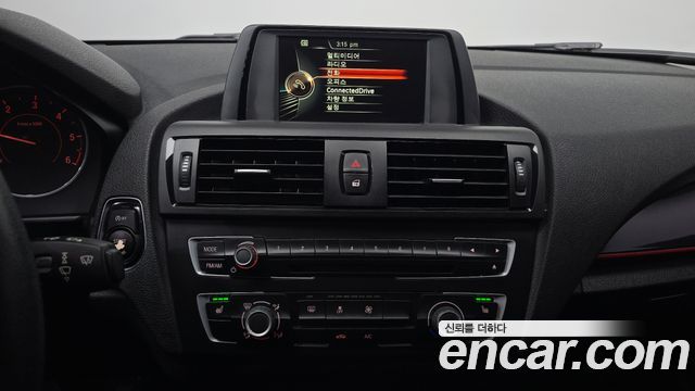BMW 1 Series (F20) 118d Sport 5Door 2015 — фото 16
