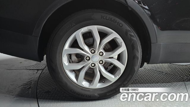 Land Rover Discovery 5 2.0 SD4 SE 2019 — фото 5