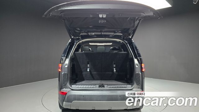 Land Rover Discovery 5 2.0 SD4 SE 2019 — фото 20