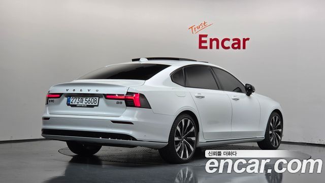 Volvo S90 B5 Ultra Dark 2026 — фото 2