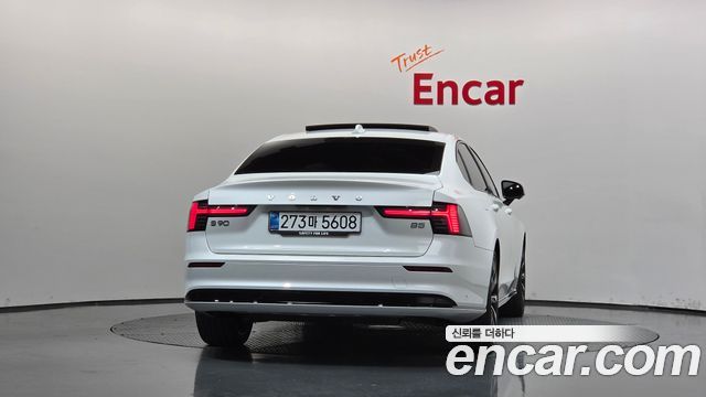Volvo S90 B5 Ultra Dark 2026 — фото 4