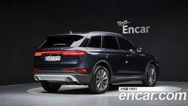 Lincoln Corsair 2.0 Reserve AWD 2021 — фото 2